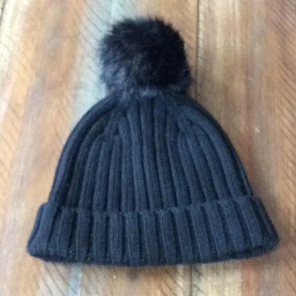 J.Crew Women’s Winter Pom Pom Hat Black New - Picture 3 of 3
